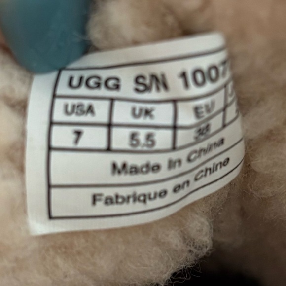 UGG akadia Womens leather boots shearling lining Sz 7 - Picture 12 of 12